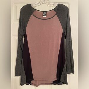 Bobeau Lightweight Tri-Colored 3/4 Sleeve Top – Size M